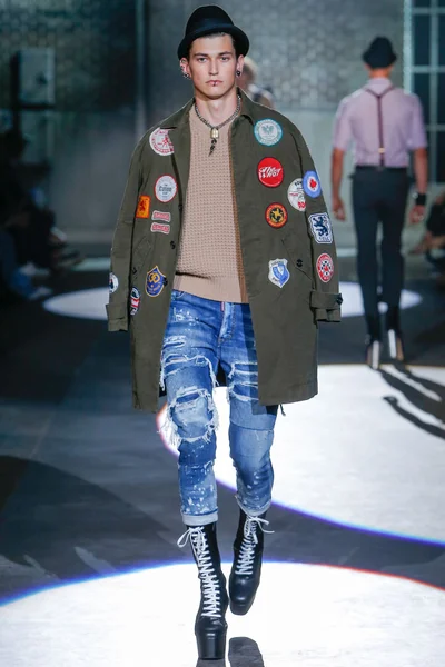 Look 11